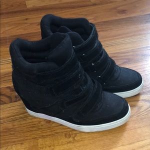 ALDO WEDGE SNEAKERS